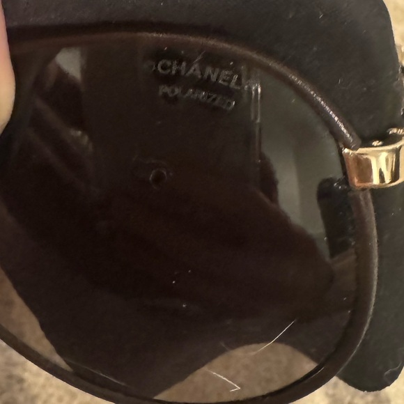 AUTHENTIC CHANEL Brown Leather and Gold Chain 4219-Q Polarized Pilot Sunglasses - Picture 6 of 10
